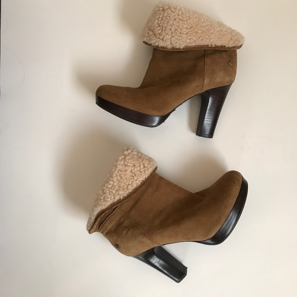 UGG’s Dandylion II Women Size 7 TAN